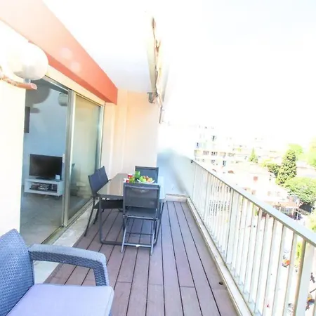 Le Regency Yourhosthelper 4* 公寓 *